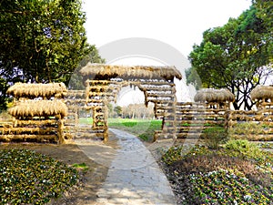 Rice straw gate