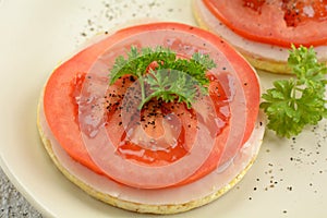 Rice Thins with Ham and Sliced Tomatoes