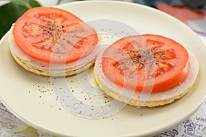 Rice Thins with Ham and Sliced Tomatoes