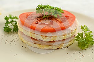 Rice Thins with Ham and Sliced Tomatoes