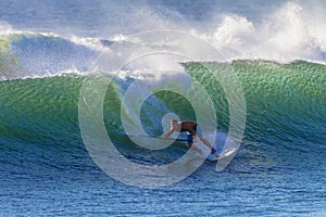 Surfing SUP Balance Wave