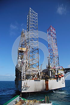 Rig move of an Jack-up rig
