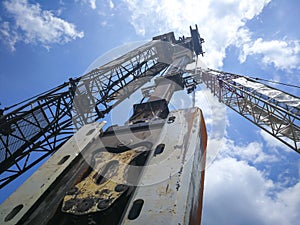 Rig palificazione in metal background photo