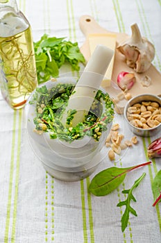 Rigatoni with garlic and herbs pesto