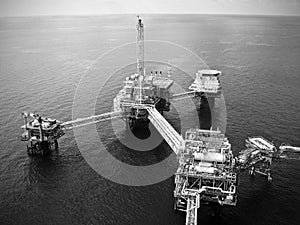 Rigs offshore Oil refinery