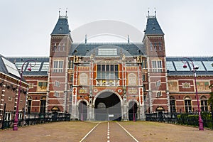 Rijksmuseum main facade photo