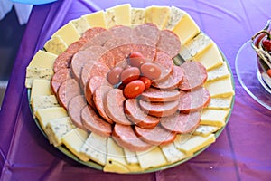 Ring Bologna and Cheese platter