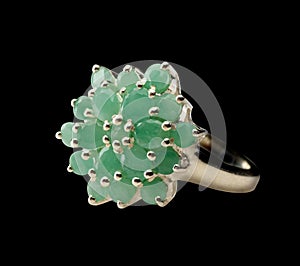 Ring with emerald gemstone