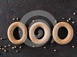 Ring-shaped cracknel with whole grain hemp flour