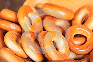 Ring-shaped cracknels