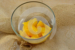 Rinsed canned peach slices
