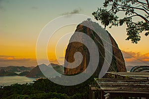 Rio de Janeiro, Brazil: Cable car and Sugar Loaf mountain in Rio de Janeiro