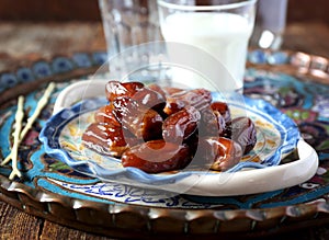 Ripe dates and fermented milk drink