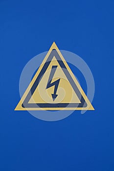 Risk of electric shock sign