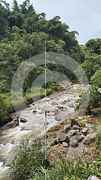 River backgrounds secara alami