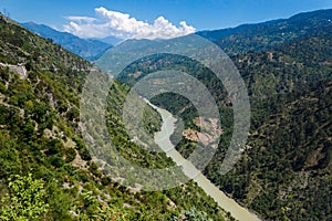 Un fiume montagna la Valle 