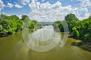 Řeka Hron poblíž soutoku Hronu a Dunaje