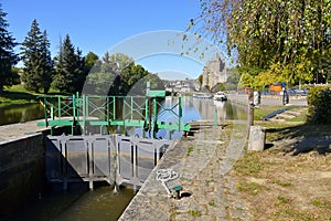 River and sluice at Josselin in France