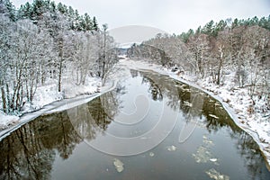 Un rio en el invierno 