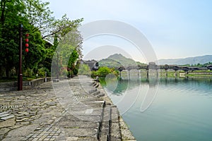Rivers, towns, mountains and the Fengyu Bridge, enjoy the beautiful scenery.