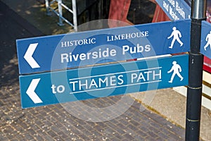 Riverside Pubs and Thames Path street sign