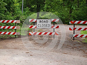 Road block closed Ross sign