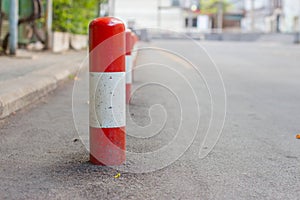 Road block pole