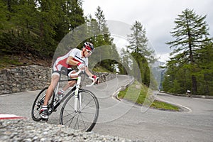 Road cycling downhill