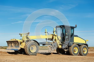 Road grader bulldozer