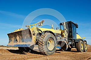 Road grader bulldozer