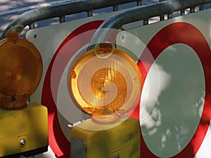 Road hazard blinker