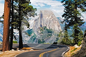 The road leading to Glacier Point in Yosemite National Park, Cal
