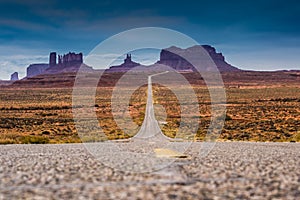Road into Monument Valley: Forrest Gump Point on Highway 163