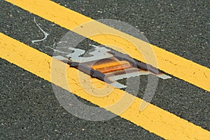 Road reflector lane marker