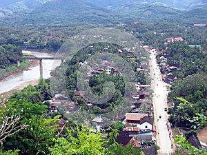 The road and the river