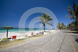 road sallie peachie beach corn island nicaragua