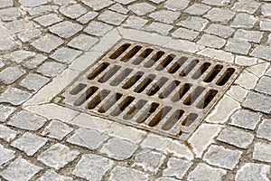 Road sewer grate for rainwater