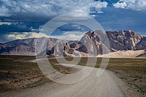 Road through the Tibetan plateau