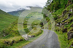 The road to Ballaghbeama Gap