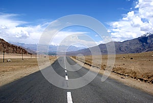 Road to leh ladhak photo