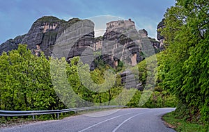 Road to the Meteora monasteries