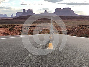 Road to Monument Valley