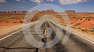 Road to Monument Valley