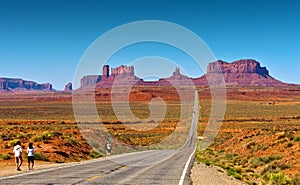 Road to Monument Valley