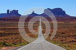 Road to Monument Valley , Utah, USA