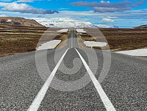 The road to the mountains