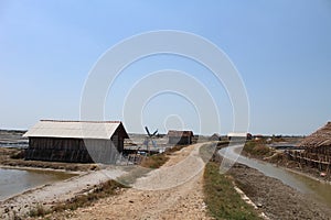 The road to the salt fields