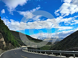 Roads in Tibet,Good highways link all the major cities in Tibet