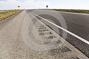 Roadway shoulder rumble strips