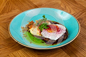 Roasted beefsteak with egg